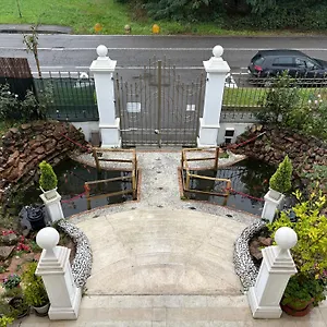 https://villa-danieli.it-lombardy.com